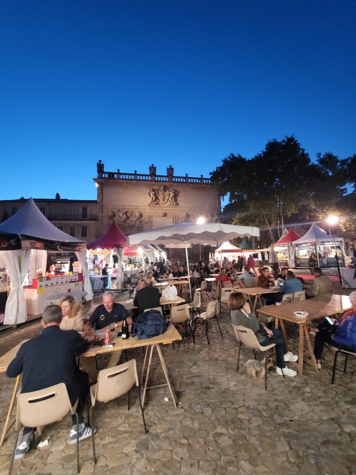 Alfresco Dining, Avignon, Provence, France