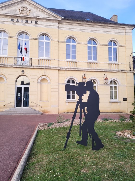 Cinematographer Statue, Montreuil-sur-Mer, France