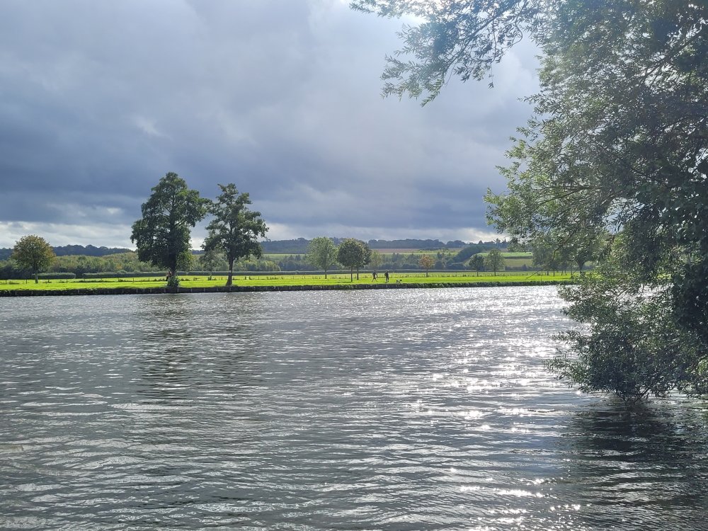 Across the Thames to Berkshire, Henley-on-Thames, Oxfordshire