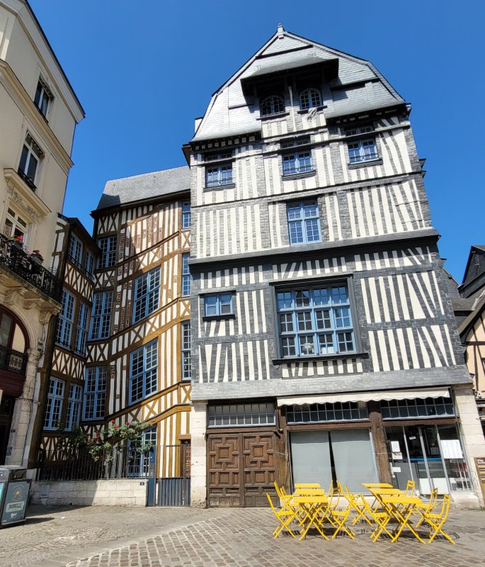 Place Barth�l�my, Rouen, Normandy, France