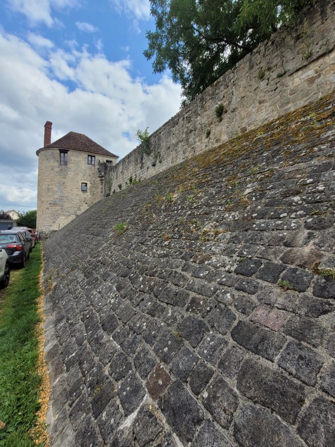 Walls and Gatehouse, Ch�teau-Thierry, France