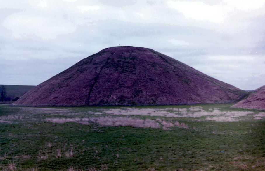 Silbury Hill, Wiltshire - it's really very BIG!